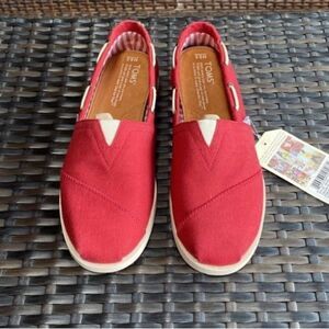 Toms men’s shoes size 8.5.